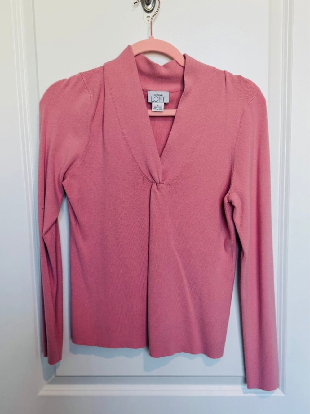 (2 for $10) Ann Taylor LOFT Pink Ribbed Knit Pleated V-Neck Sweater Size L